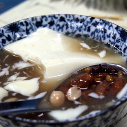 Sweet, cold tofu soup with beans and other things, delicious!